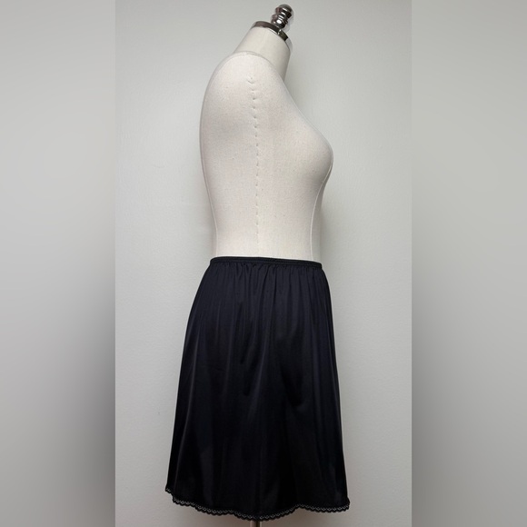 Vintage Vanity Fair Black Mini Nylon Half Slip Skirt Medium - Picture 3 of 9